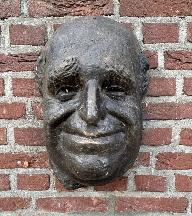 9. Jo Hansen